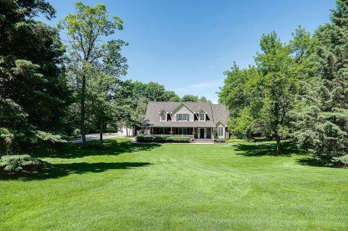 5 Hillcrest Dr, Saint Paul MN  55110-6101 exterior