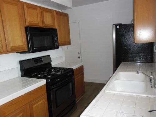 307 Shelton St, Santa Ana CA 92703-4828 exterior