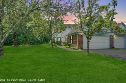 25 Rawson Cir, Tinton Falls, NJ 07712-2579