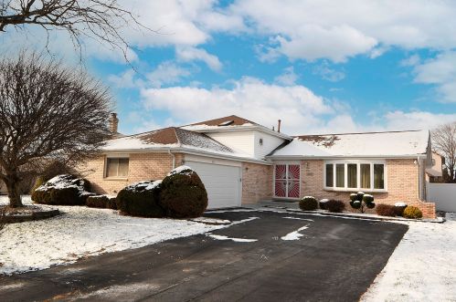 302 Wheatfield Rd, Matteson IL  60443-1300 exterior