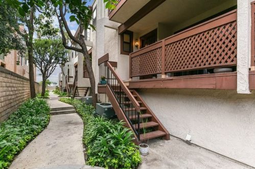 3715 Emerald St, Torrance, CA 90503-3436