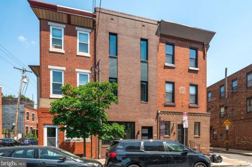 921 8th St, Philadelphia, PA 19123-1303