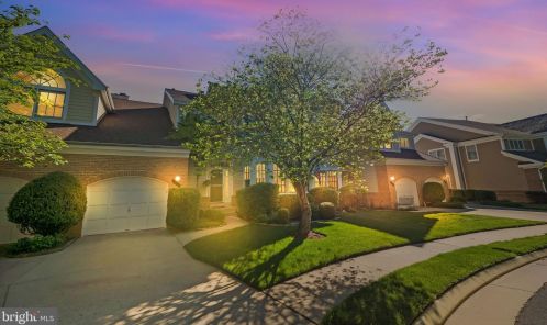 1252 Woodbrook Ct, Herndon, VA 20194-1344