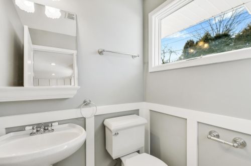 54 Naperville Rd, Willowbrook IL  60514-1021 exterior