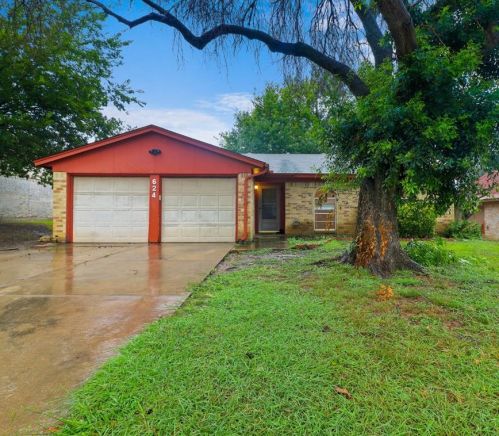 624 Annapolis Dr, Fort Worth, TX 76108-4008