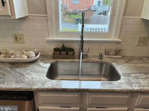 833 Marjory Ter, Lancaster PA  17603-5866 exterior