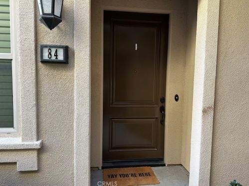 84 Mayfair, Irvine CA  92620-2149 exterior