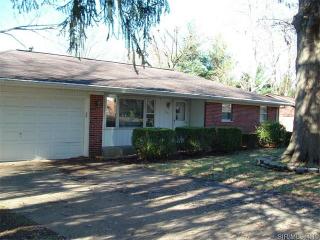 201 Sunnyslope Dr, Belleville, IL 62221-2540