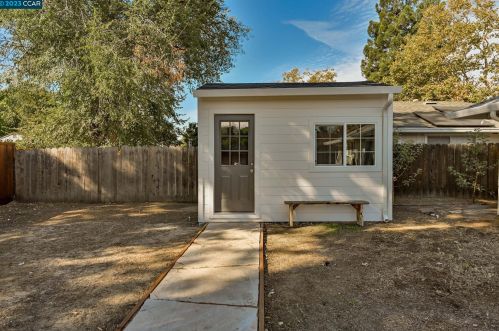 137 Cynthia Dr, Concord CA  94523-2901 exterior