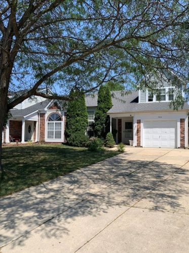 784 Trinity Ct, Carol Stream, IL 60188-4300