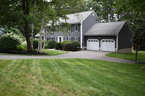 5 Wallace Cir, Londonderry, NH 03053-2870