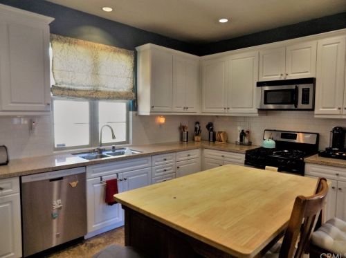 8396 Edgewood St, Chino, CA 91708-9325