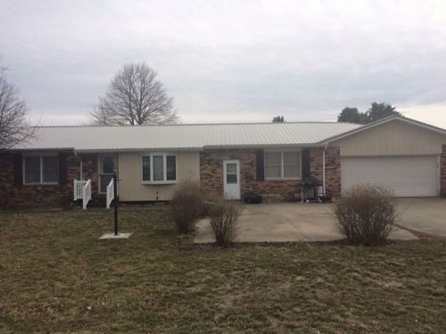 409 Olive St, Emden, IL 62635-6302