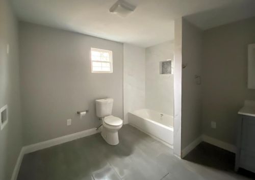 1605 Dent St, Garland TX 75042-5808 exterior