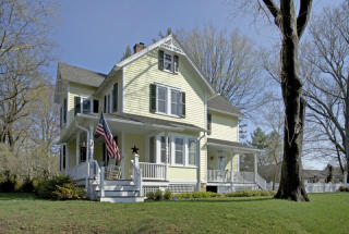 28 Old Chester Rd, Gladstone, NJ 07934-2032