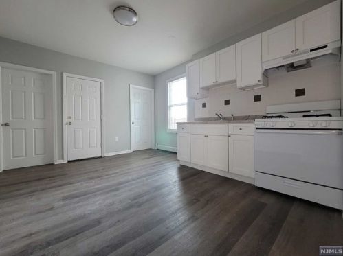 90 4th St, Paterson NJ  07522-1328 exterior