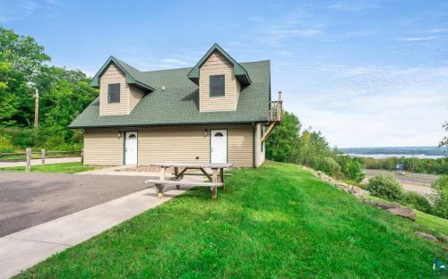 8721 Skyline Pkwy, Duluth, MN 55810-2001