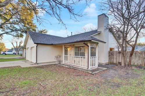 2807 Firecrest Dr, Austin TX  78748-5127 exterior