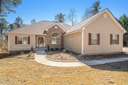 2104 Oakridge Ave, Monroe, GA 30656-2709