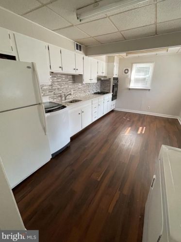 1069 Fireside Ave, Trenton NJ  08618-1917 exterior