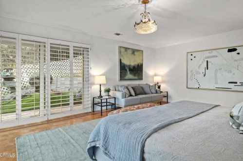 3333 Country Club Dr, Glendale CA  91208-1717 exterior