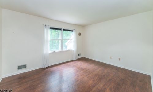 4 Elshaer Ct, Dover NJ  07869-1923 exterior