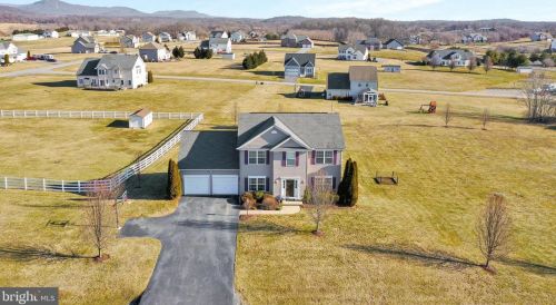 67 Tinning Ct, Hedgesville WV 25427-7367 exterior