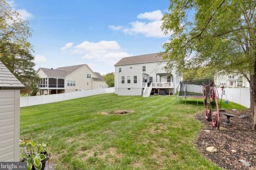 402 Chickamauga Dr, Harpers Ferry WV  25425 exterior