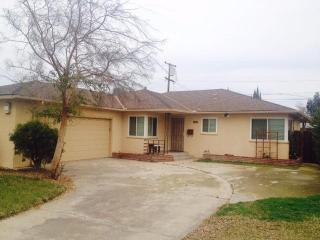 2940 Millbrook Ave, Fresno, CA 93703-1423