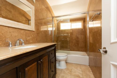 2411 Chevy Chase Dr, Glendale CA  91206-4525 exterior