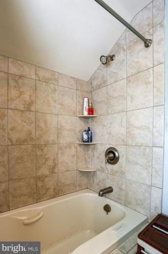 1321 Cheves Pl, Lancaster PA  17603-4943 exterior