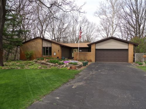 2515 Ridgefield Rd, Hollowayville, IL 61356-2871