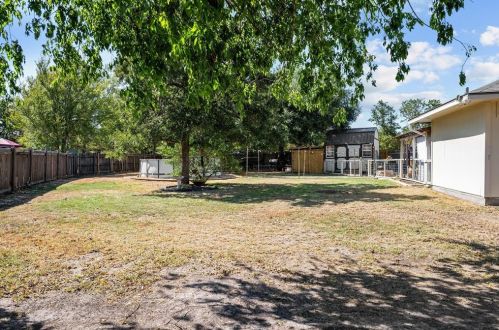 2902 Jenna Ct, Bryan, TX 77802-1735
