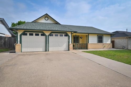 5832 Springtide Dr, Fort Worth, TX 76135-2064