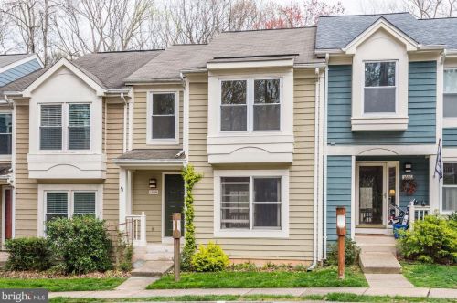 1604 Oak Spring Way, Herndon VA  20190-4915 exterior