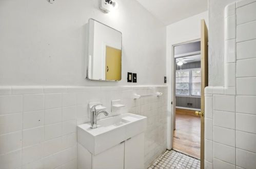 2900 Horse Shoe Dr, Atlanta GA  30316-4408 exterior