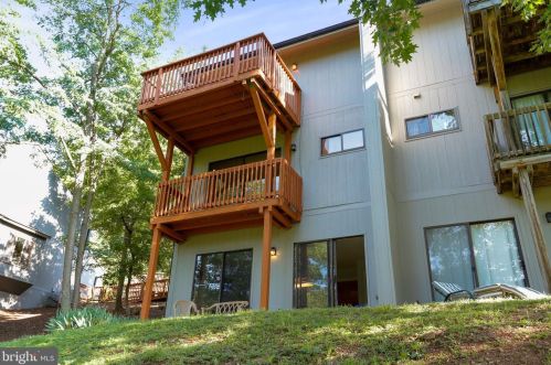 104 Fishhook Ln, Hedgesville, WV 25427-6574