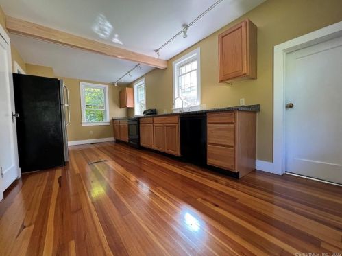 169 Pomfret St, Pomfret Center, CT 06259-1818