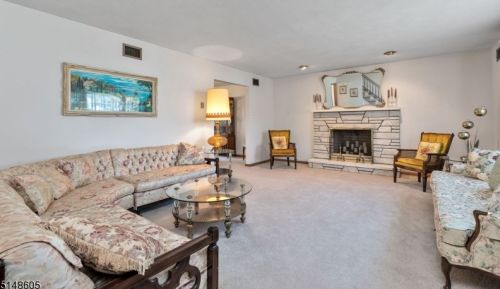 374 Montague Ave, Scotch Plains, NJ 07076-1239
