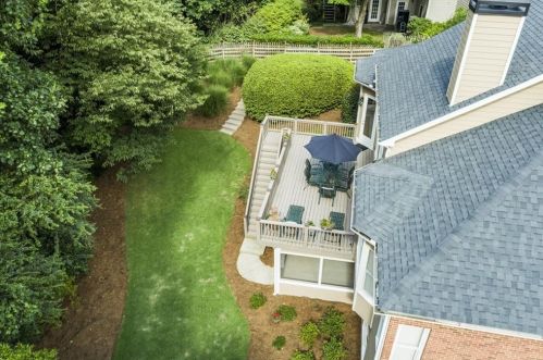 710 Lake Summit Dr, Atlanta GA  30342-1919 exterior