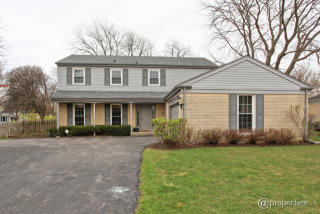 875 King Richards Ct, Bannockburn, IL 60015-2624