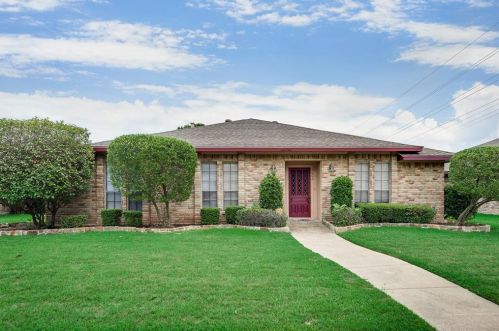 1006 Mayapple Dr, Garland TX  75043-1833 exterior