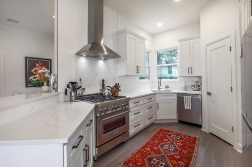 6615 Candle Ridge Cv, Austin TX  78731-2850 exterior