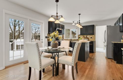 385 Aristocrat Dr, Lemont IL  60490-3189 exterior