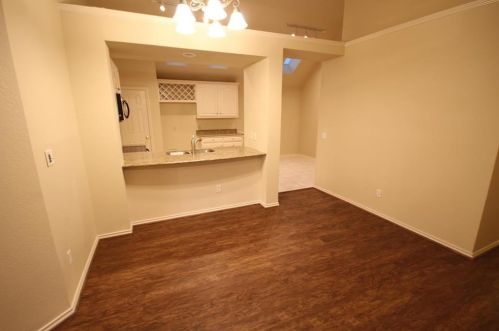 800 Cumberland Pl, Irving TX  75063-6635 exterior