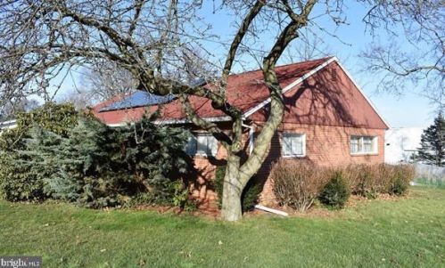 17 Urban Dr, Lancaster, PA 17603-4039