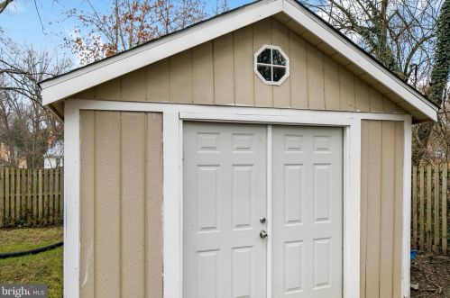 426 Pershing Dr, Silver Spring MD 20910-4489 exterior