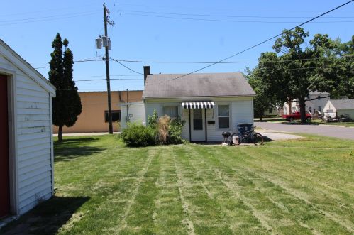 311 Blaine Ave, Bradley, IL 60915-1505