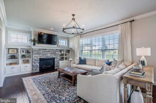 455 Greenhedge Dr, Lancaster PA  17603-7907 exterior