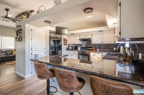 58056 Joshua Ln, Yucca Valley, CA 92284-6251